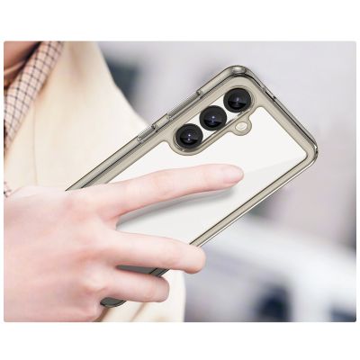 7. Etui silikonowe Outer Space Case z żelową ramką do Samsung Galaxy S25 - przezroczysto-czarne