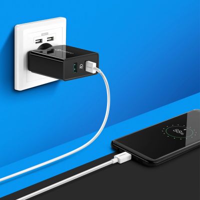 3. Ugreen ładowarka sieciowa 2xUSB-A 36W QC3.0 czarna (CD161)