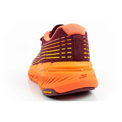 19. Buty do biegania Skechers Max Cushioning M 220835/BURG