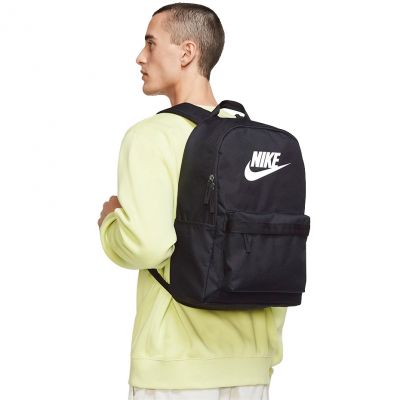 8. Plecak Nike Heritage Backpack DC4244 010