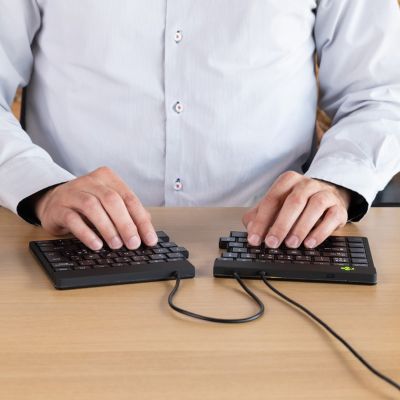9. R-Go Tools Ergonomiczna klawiatura R-Go Split Break v2 z oprogramowaniem break, QWERTY_US, przewodowa, czarna