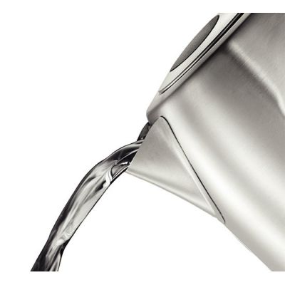 4. Czajnik RUSSELL HOBBS 26300-70
