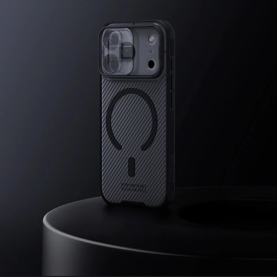 7. Etui Nillkin CamShield Pro kompatybilne z MagSafe na iPhone 17 Pro Max - przezroczysto-czarne