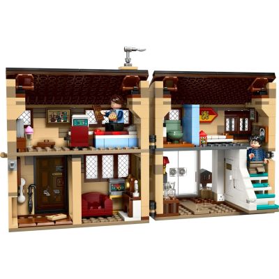 5. LEGO Harry Potter 76451 Privet Drive: Wizyta ciotki Marge