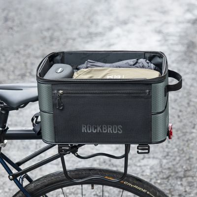 8. Torba rowerowa Rockbros A30 ROAD TO SKY składana na bagażnik 15-30 l - szara