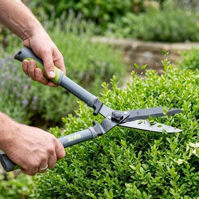 14. NOŻYCE DO ŻYWOPŁOTU Z FALISTYM OSTRZEM 65CM KINZO