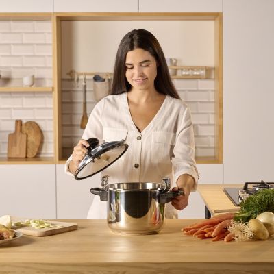 15. Szybkowar ze stali nierdzewnej Taurus Moments Classic 6L