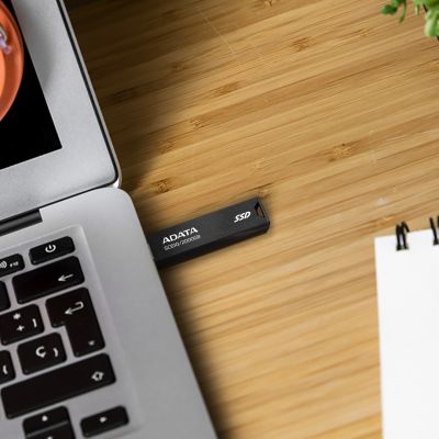 4. ADATA DYSK SSD SC610 2TB BLACK