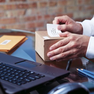 15. Etykiety LW-Labels 54x 101 wysyłkowe/białe 12x220 sztuk