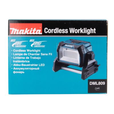 19. Makita DML809 lampa LED
