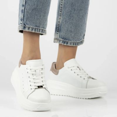 3. Skórzane półbuty damskie na platformie białe Filippo DP6739