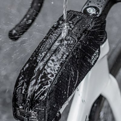7. Torba rowerowa Rockbros na ramę na rurę górną 0,9l – czarna