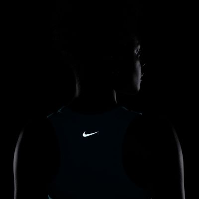 10. Koszulka Nike Dri-Fit One Fitted Crop W FN2806 345