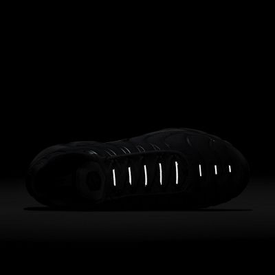 6. Buty Nike Air Max Plus M 604133-139