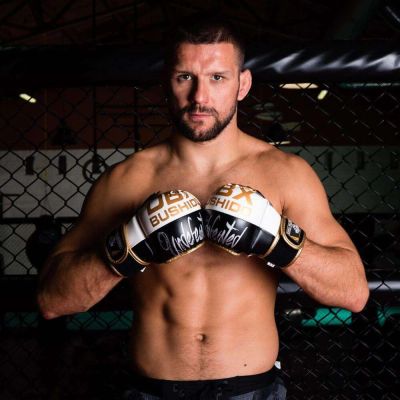 2. Rękawice MMAsparingowe S/M - Undefeated - Valor Series