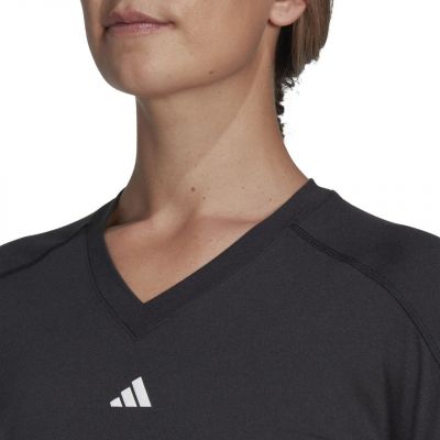 6. Koszulka adidas Aeroready Train Essentials Minimal Branding V-Neck Tee W HN5543