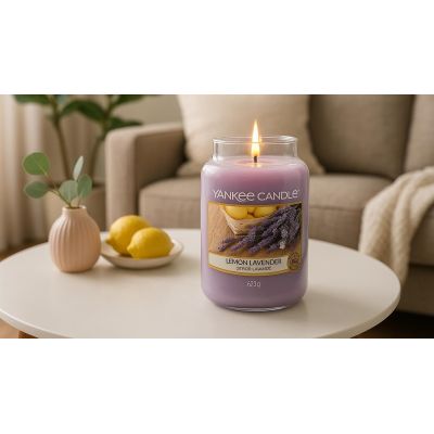 3. Świeca duża LEMON LAVENDER YANKEE
