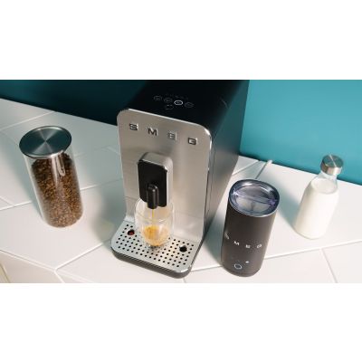 18. Smeg BCC11BLMEU ekspres do kawy Pełna automatyka Ekspres do espresso 1,4 l