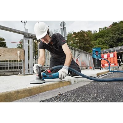 6. Bosch GBR 15 CA 9300 RPM Czarny, Niebieski 1500 W