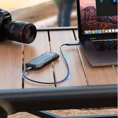 3. Wzmocniona kieszeń dyskowa Orico OXS2C3-G2 M.2 NVMe/SATA SSD USB-C 3.2 taktyczna - szara