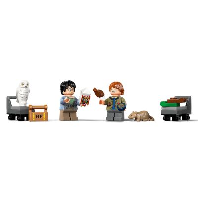 7. LEGO Harry Potter 76450 Book nook: Ekspres do Hogwartu