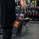 12. Torba Spigen Tumbler Holder Bag magnetyczna na butelkę wodę telefon klucze - czarna