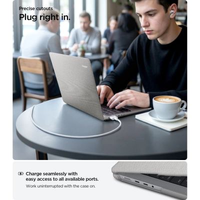 11. Etui Spigen Urban Fit na MacBook Pro 14" 2021 / 2023 / 2024 / 2025 / 2026 - szare