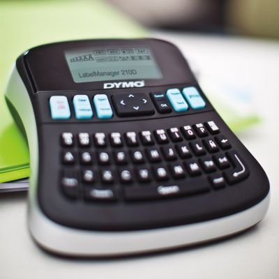 20. Drukarka etykiet LABELMANAGER 210D QWERTZ w etui
