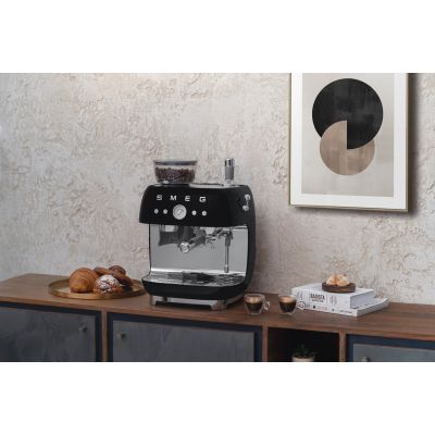 4. Smeg EGF03BLEU ekspres do kawy Ręczny Ekspres do espresso 2,4 l