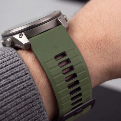8. Pasek Tech-Protect Iconband Pro na Garmin Fenix 5X / 5X Plus / 6X / 6X Pro / 7X / 8 / 8 Pro / 9 / 9 Pro (47 mm) - zielono-czarny