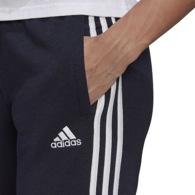 4. Spodnie adidas Essentials Slim Tapered Cuffed Pant W GM8736