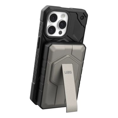 4. Powerbank UAG Rugged 10K - 10000 mAh z podstawką, ładowanie bezprzewodowe 10W, kompatybilny z MagSafe, kabel w zestawie (black/titanium)