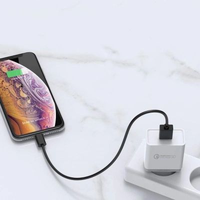 2. Ugreen CD122 szybka ładowarka sieciowa Quick Charge 3.0 18W 3A USB biały (10133)