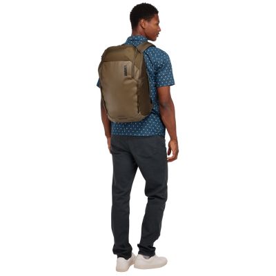 8. Thule Chasm TCHB215 Deep khaki plecak Plecak turystyczny Poliester