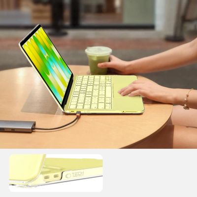 9. Etui Tech-Protect SmartShell na McBook Neo 13" - przezroczyste