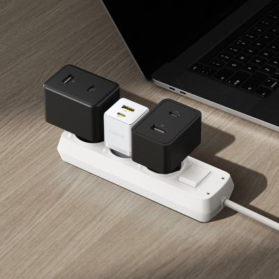 9. Ładowarka sieciowa Baseus Palm 30W USB-C USB-A - biała