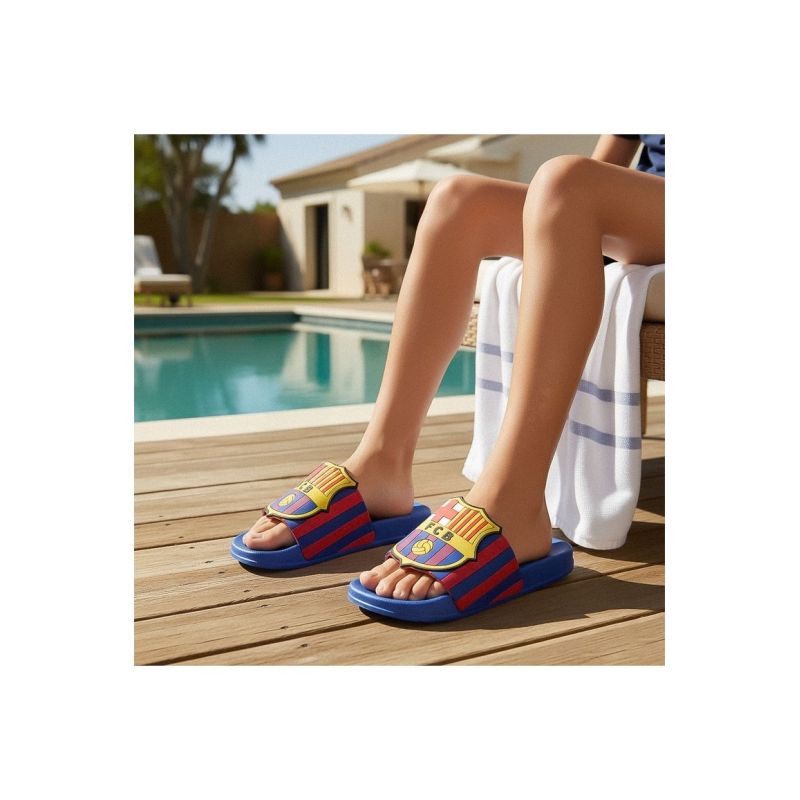11. FC Barcelona klapki junior Flip Flops 2300007501