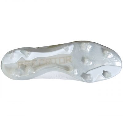 6. Buty piłkarskie adidas Predator Elite FG IG4009