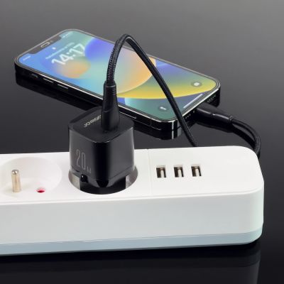 7. Mini ładowarka USB C 20W PD Joyroom JR-TCF02 - czarna