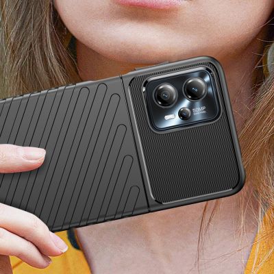 5. Thunder Case etui Motorola Moto G13 silikonowy pancerny pokrowiec czarne