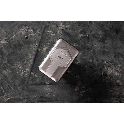 7. Powerbank UAG Rugged 10K - 10000 mAh z podstawką, ładowanie bezprzewodowe 10W, kompatybilny z MagSafe, kabel w zestawie (black/titanium)