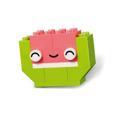 8. LEGO CLASSIC 11039 Kreatywne smakołyki