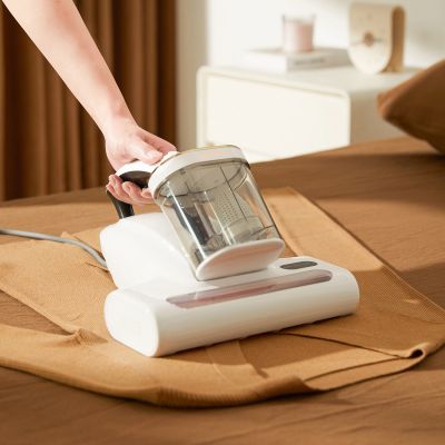 4. Odkurzacz do materacy UWANT M600 - biały