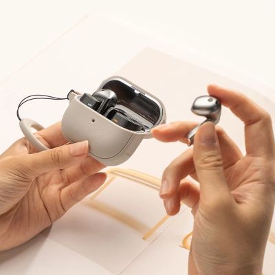 2. Etui Ringke Onyx MagSafe na Samsung Galaxy Buds 3 / 3 Pro - szary