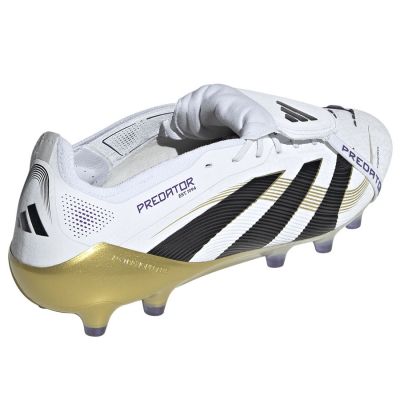 4. Buty piłkarskie adidas Predator Elite AG M JR4771