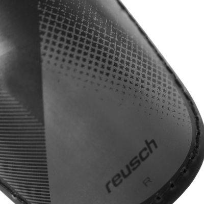 11. Ochraniacze piłkarskie Reusch Shin Guard Compact Lite 5577047 7060