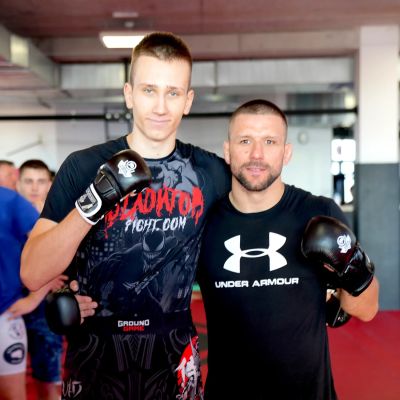 6. Rękawice MMAsparingowe M - Warrior Black - LegacySeries