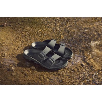 4. Klapki Birkenstock Mogami Terra Stealth 2-Strap 1029595