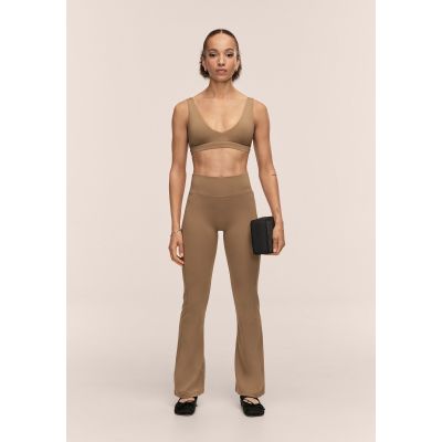3. Spodnie damskie CASALL Soft Touch Flared Pants kolor zielony