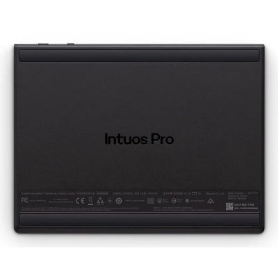 2. Mały tablet piórkowy Wacom Intuos Pro PTK470K0B